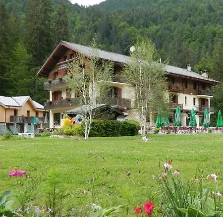 Hotel Les Sapins 2*